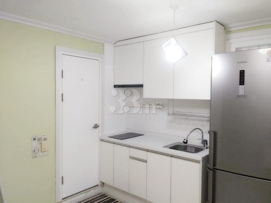 Large studio for families, convenient parking 4th image