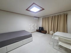 Dujeong-dong, spacious room with 1 queen bed 3th image