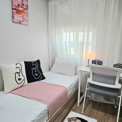 Fully furnished, just 30 seconds from Sinnonh Unit Image