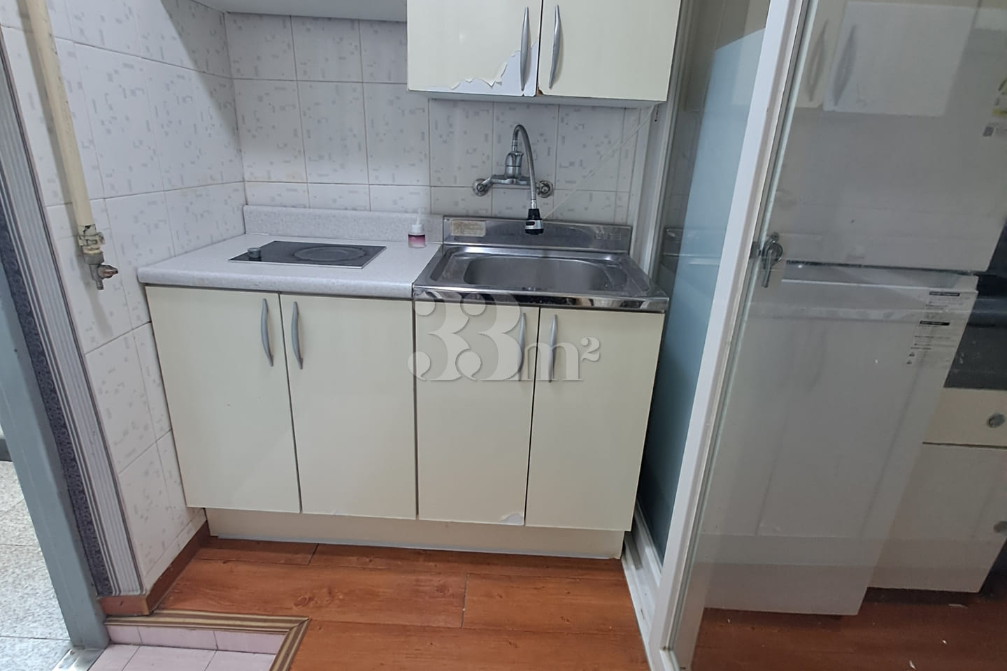 Dokkaebi Studio Apartment, Unit 305 4th image
