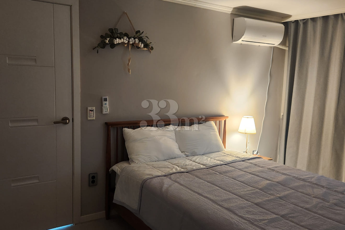 Two-room unit right next to the station in Bu 3th image