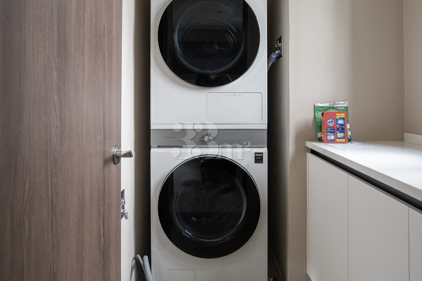 Stylish 4-bedroom apartment in Seocho 9th image