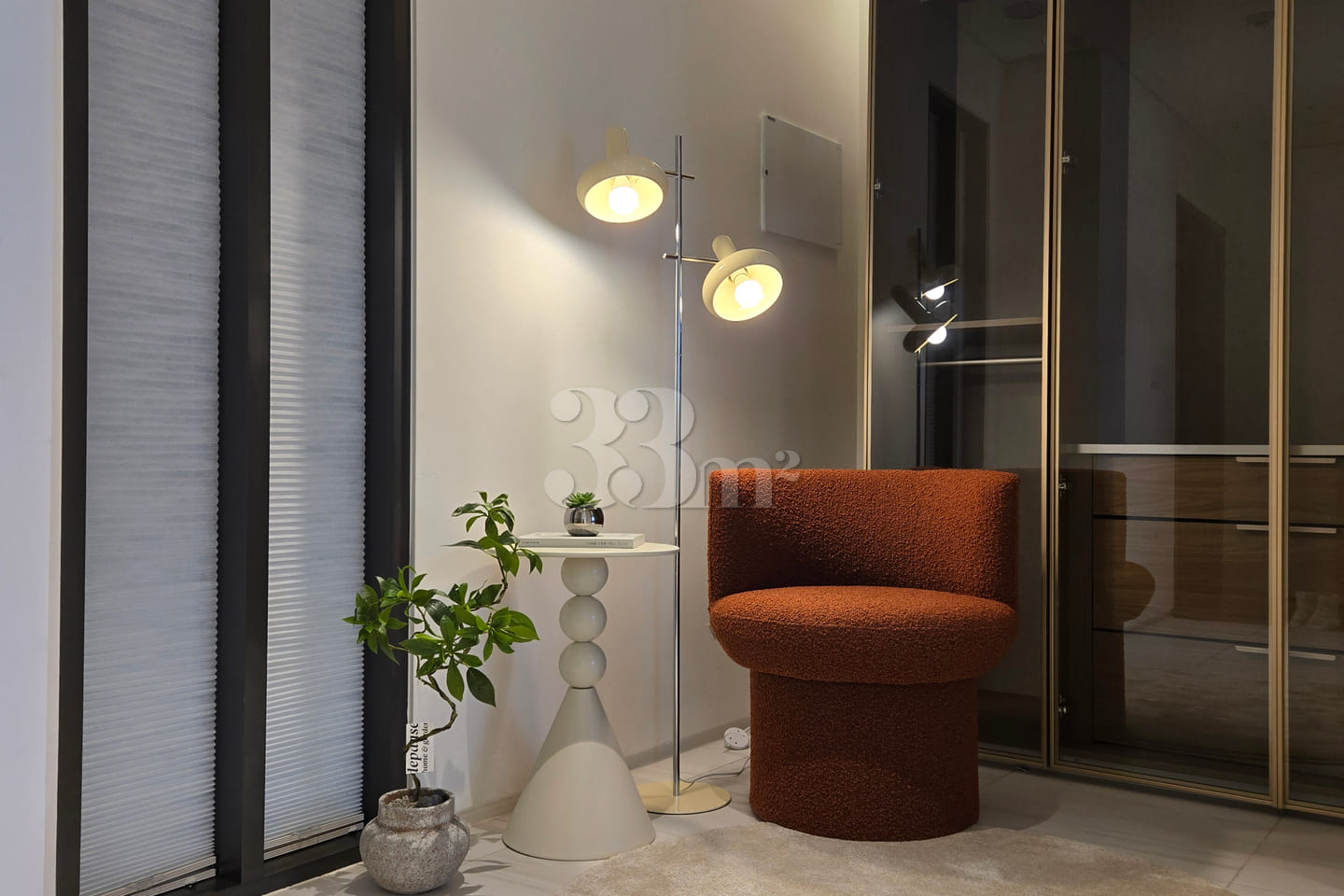 High-end hotel-style suite 6th image
