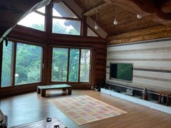 산속 마당넓은 통나무집 7번째 이미지