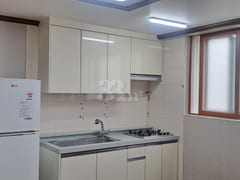 1.5-room unit with a spacious room and living 2th image