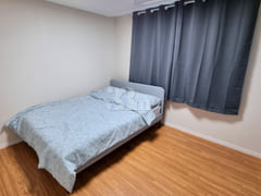 10 mins to airport | Sleeps 6 | 3 bedrooms 3th image