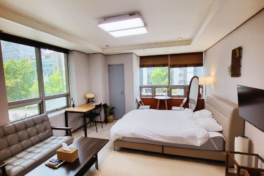 ⛰️신사역가로수길3분고급 0번째 이미지