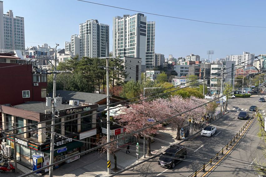 30 seconds from Hyochang Park Station / New b 2th image