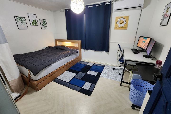 Very large, fully furnished room in Hwagok-do 0th image
