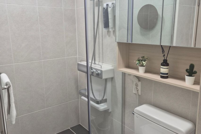 Ocean view, cooking and laundry available. 10th image