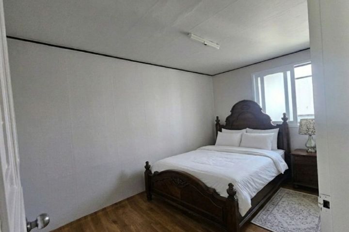 Bright, south-facing 3-room unit in Ilsan-don 2th image