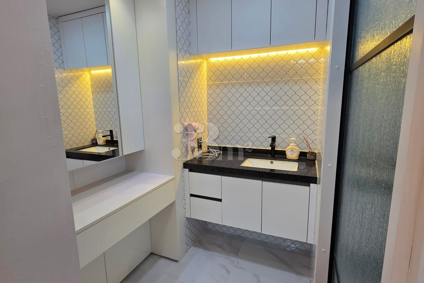 10 mins to airport | Sleeps 6 | 3 bedrooms 7th image