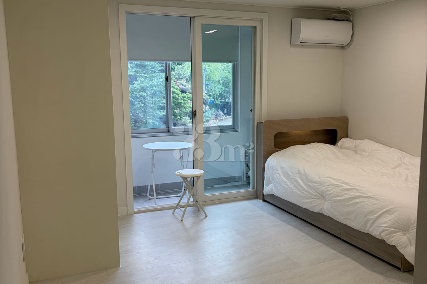 A room with a view. 0th image