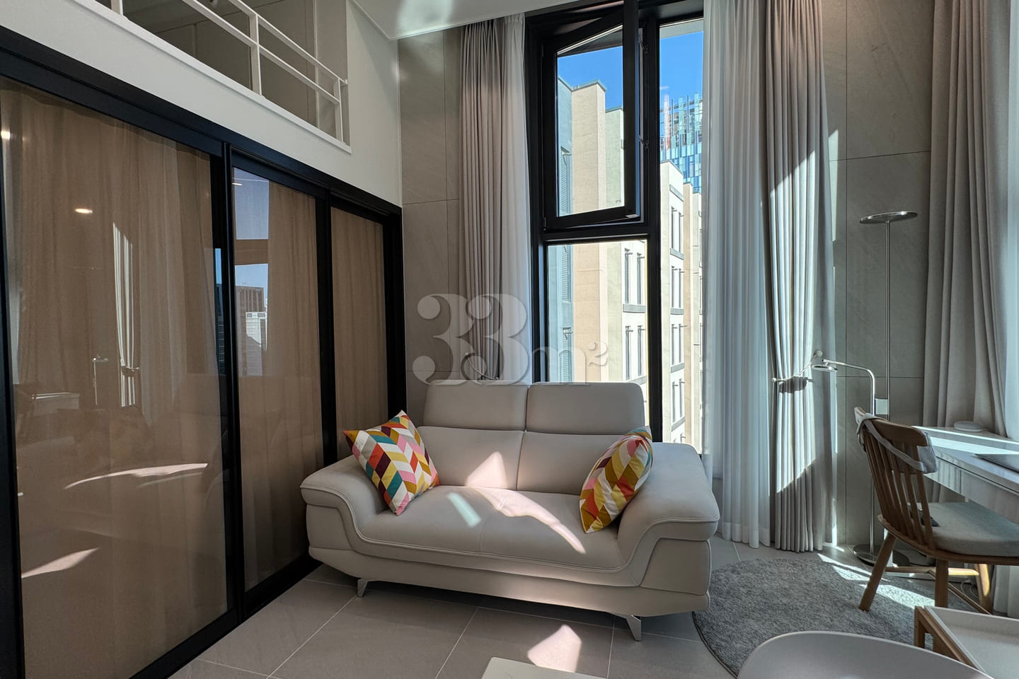 Luxury 10th-floor unit in the city center 4th image