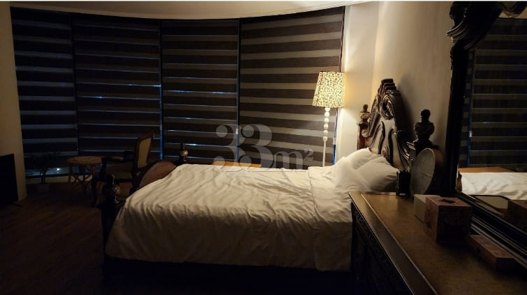 Luxury Room with Park View and Floor-to-Ceili 3th image