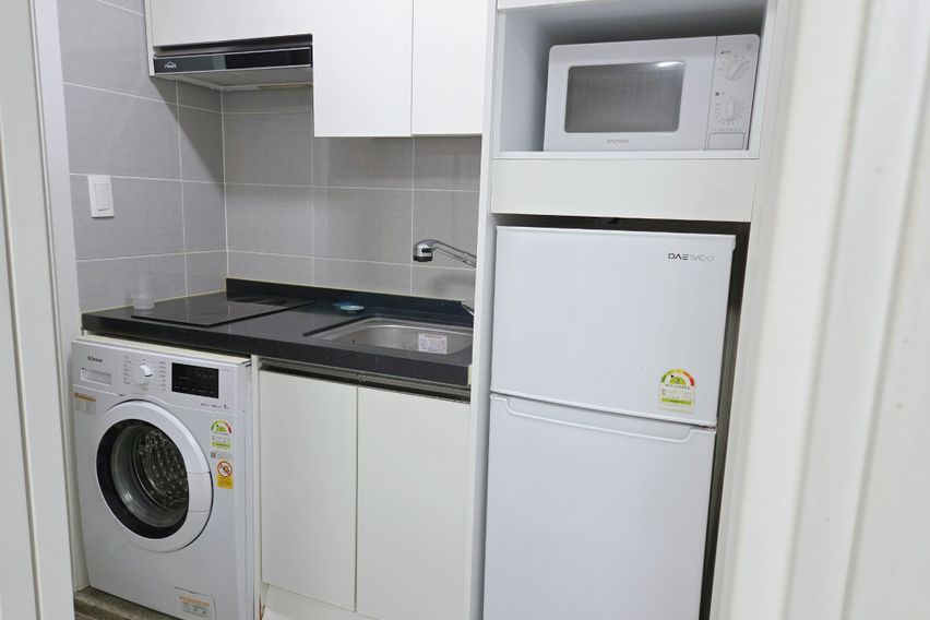 개방감 있는 풀옵션방 3번째 이미지