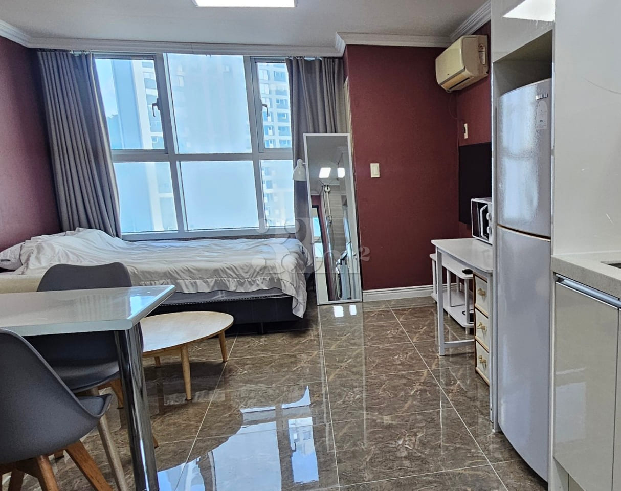 New studio apartment near Busan Dusil Station 3th image