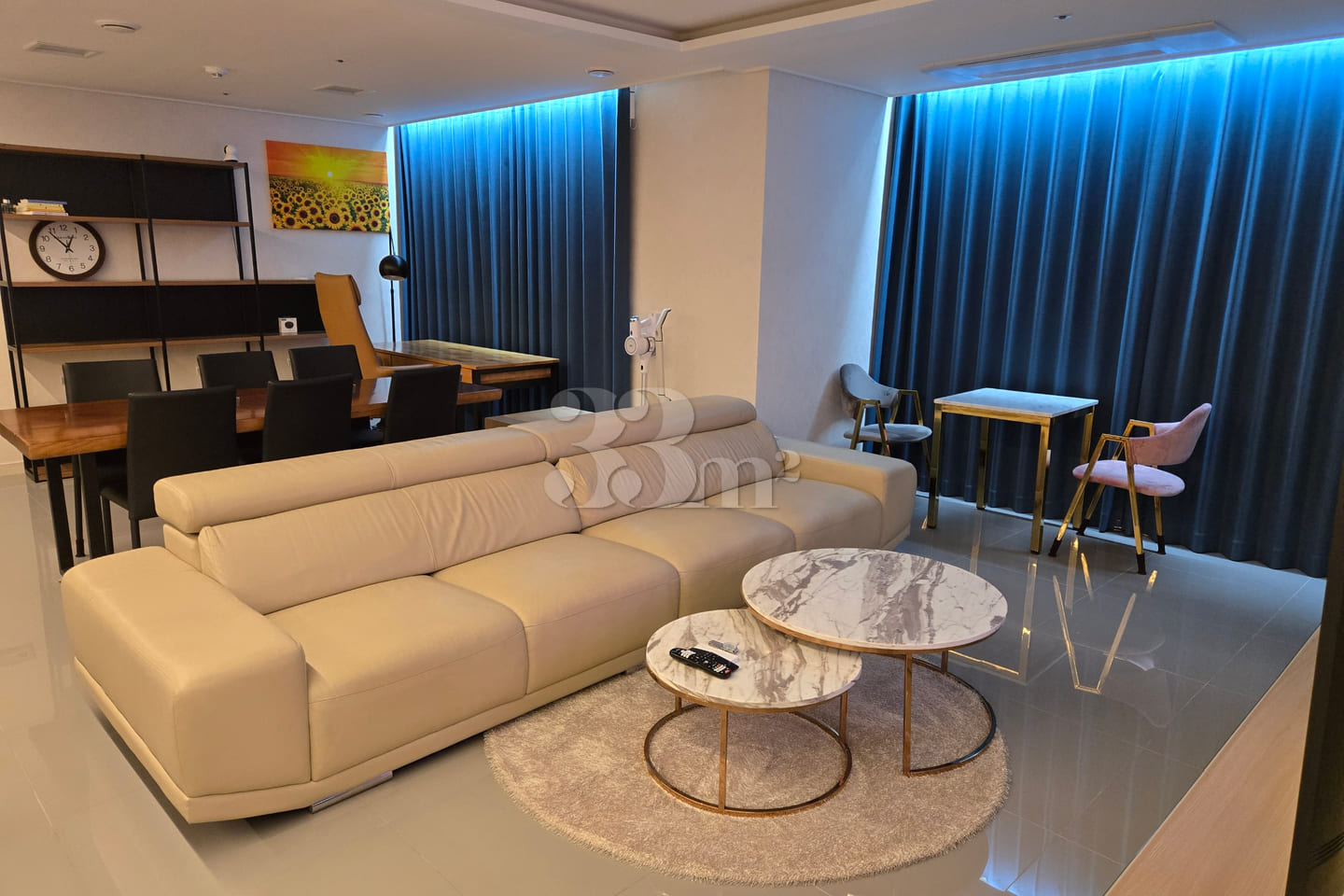 26-pyeong apartment with a high-floor view in 0th image