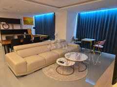 26-pyeong apartment with a high-floor view in 0th image