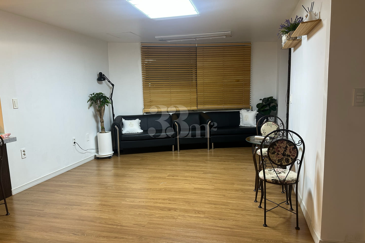 Clean three-room apartment in Wadong 3th image