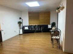 Clean three-room apartment in Wadong 3th image