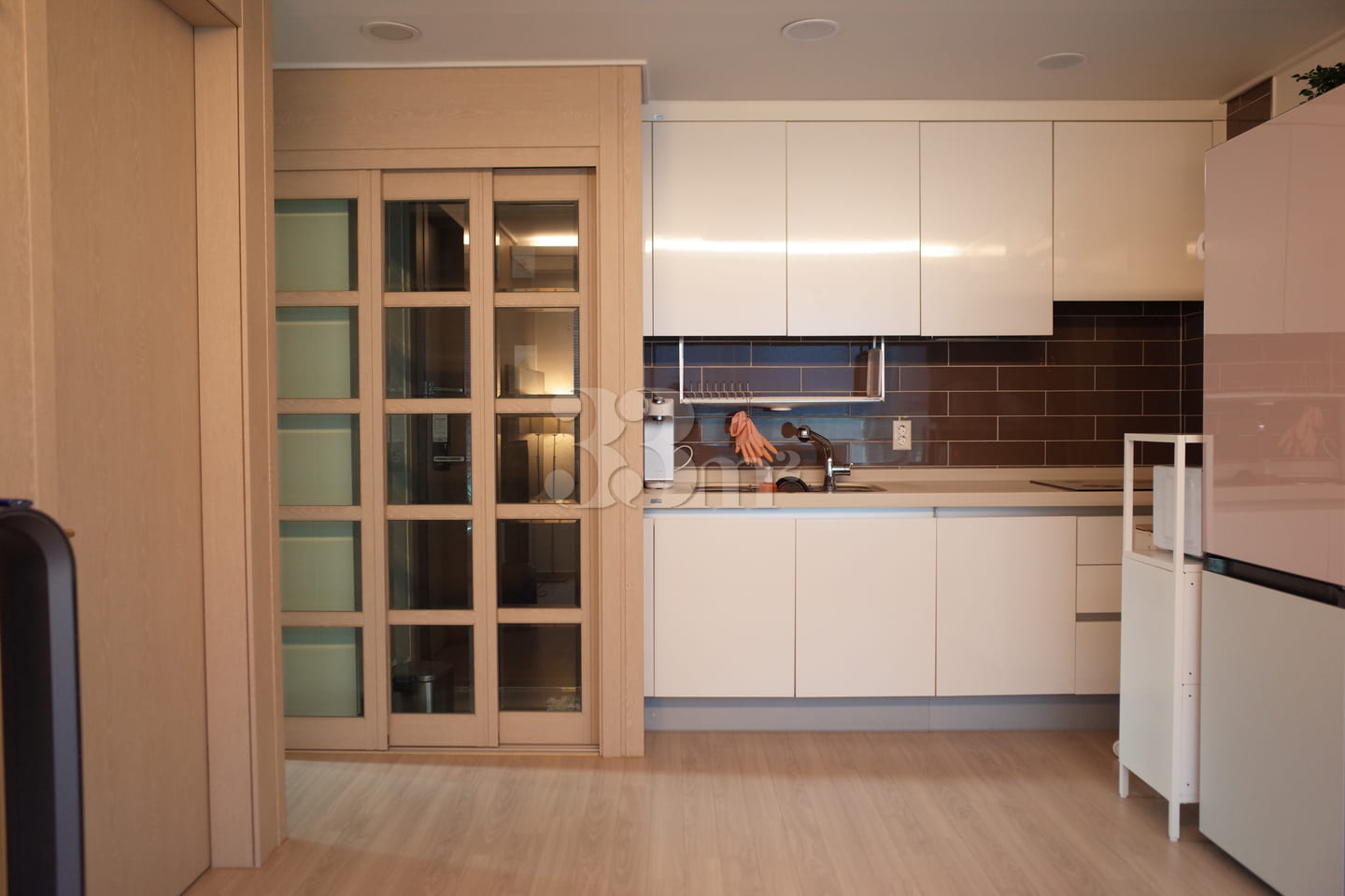 Charming two-bedroom apartment near Yeomchang 16th image