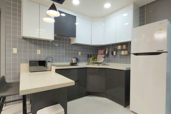 Fully furnished apartment in the Gunpo Statio 1th image