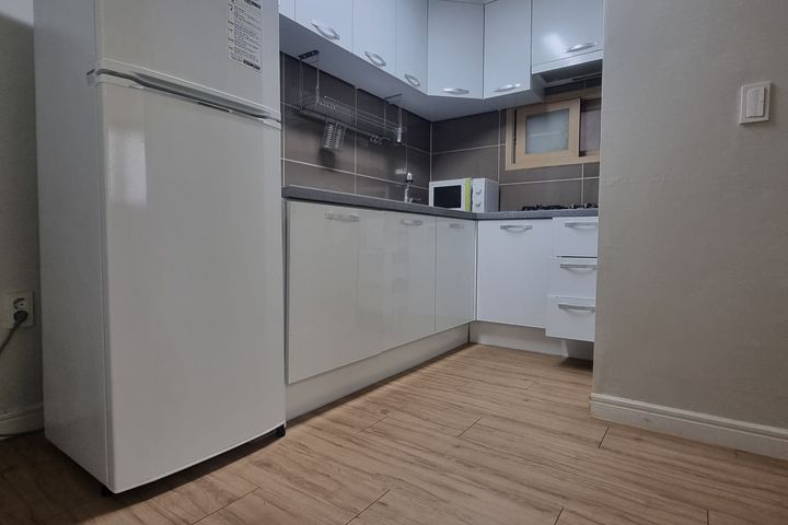 Practical mini two-room unit 5th image