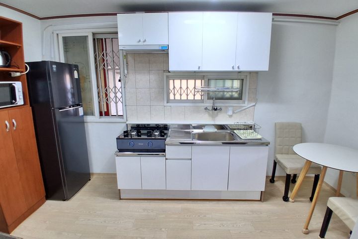 2 bedrooms, living room, Seongseo, 103 4th image