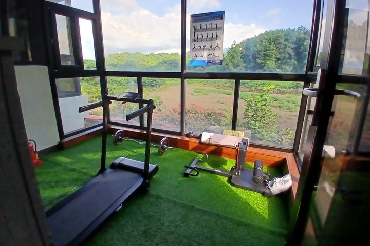 Three-bedroom detached house with a fireplace 13th image
