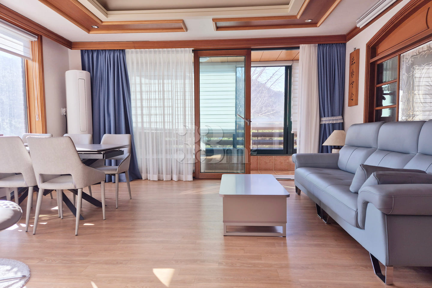 Spacious 3-bedroom villa with mountain views 9th image