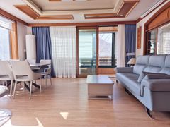 Spacious 3-bedroom villa with mountain views 9th image