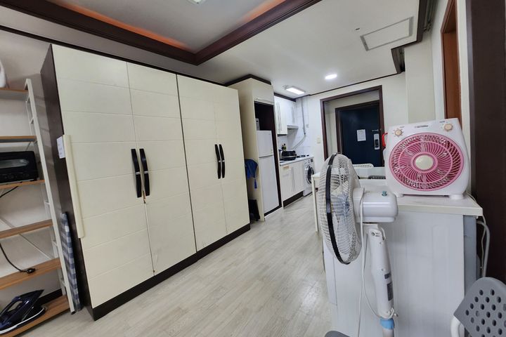 Parking available. 4 people can stay at Nokbe 7th image