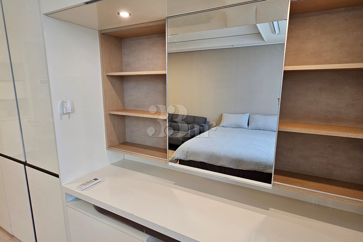 Suite 500 Arium 7th image