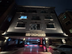 Studio Apartments for Medical Professionals O 18th image