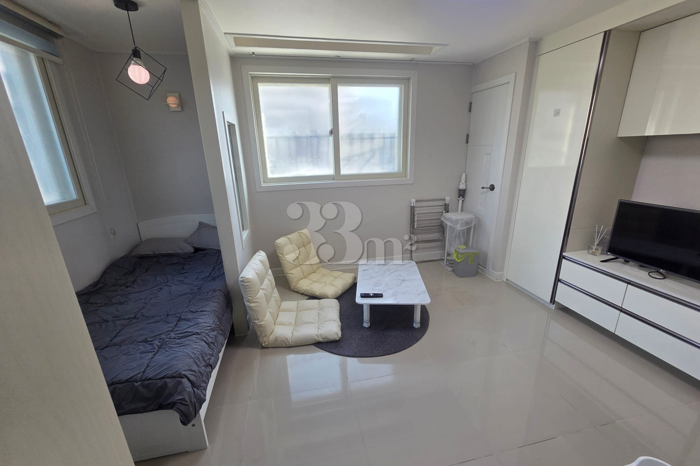 New large room, 5 minutes from Oryong Station 0th image