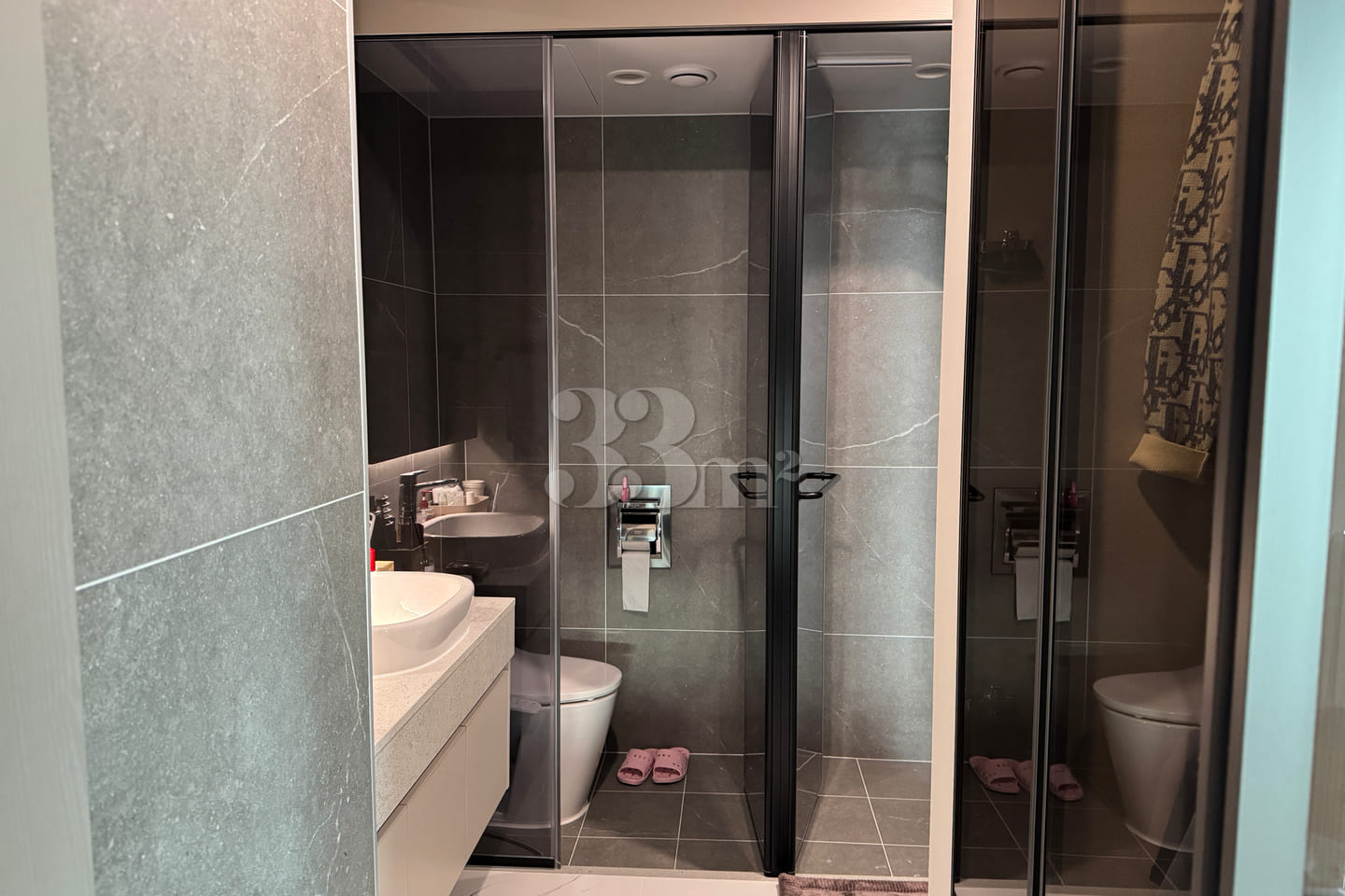 Two-bedroom apartment with a view of the Han  7th image