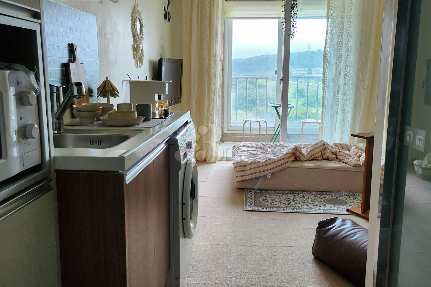 Fully Furnished, Fully Equipped Studio Apartm 9th image
