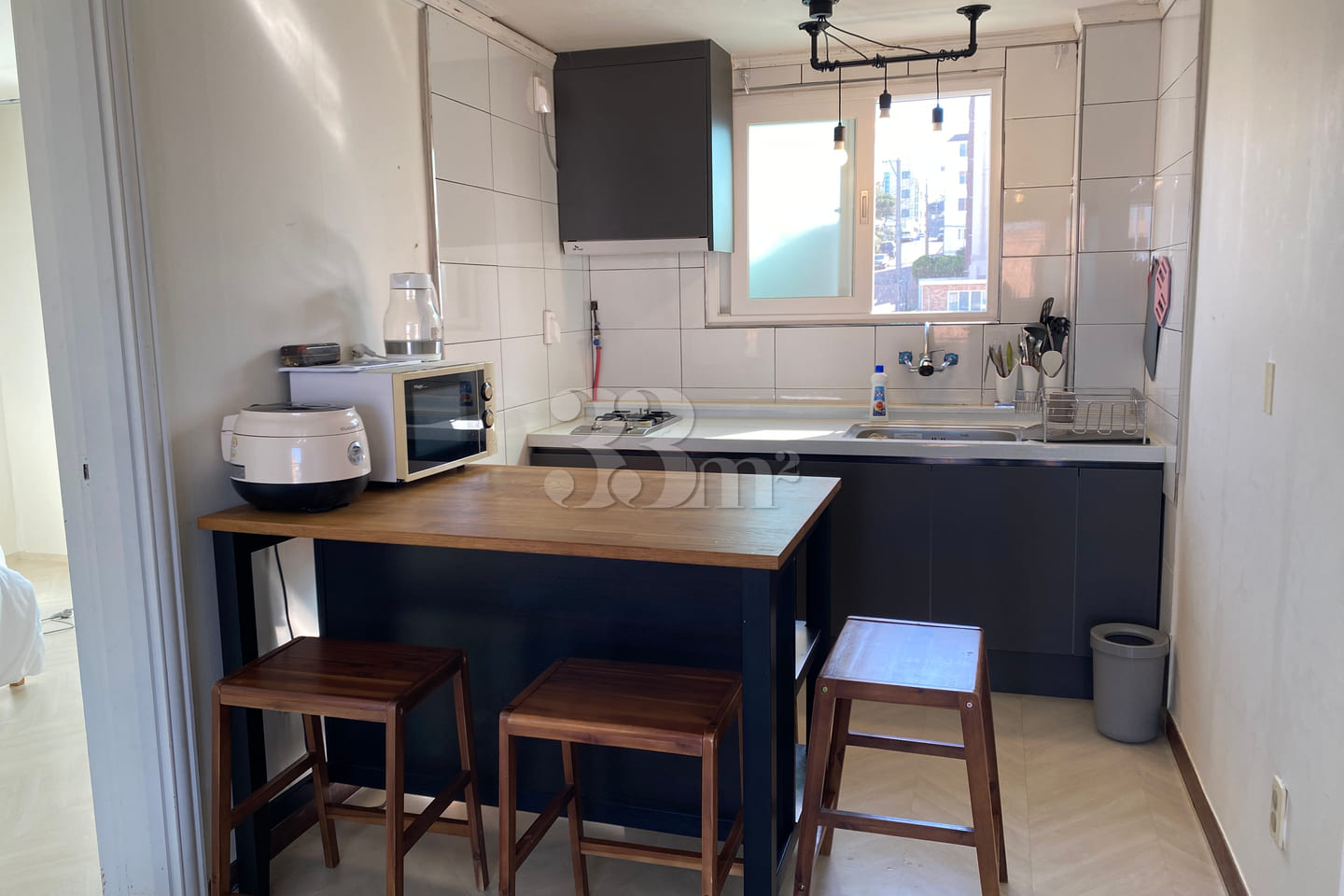 Two-room pet-friendly accommodation at Samyan 7th image