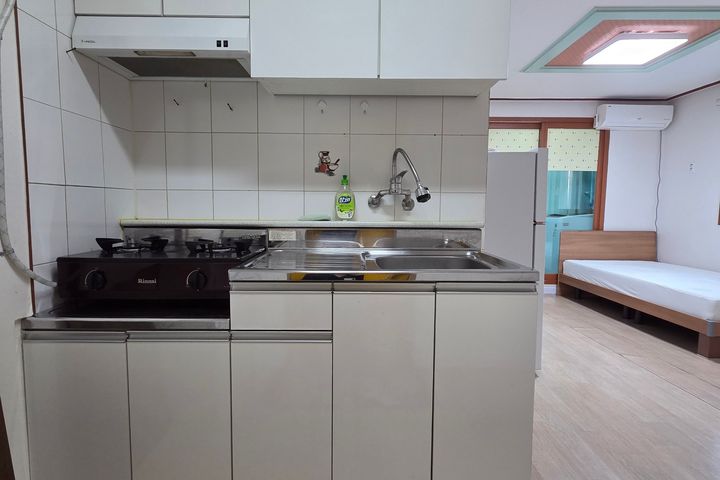 Neat studio apartment in Gokseon-dong, Suwon 4th image
