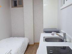 Single Room Central Stay 317 5th image