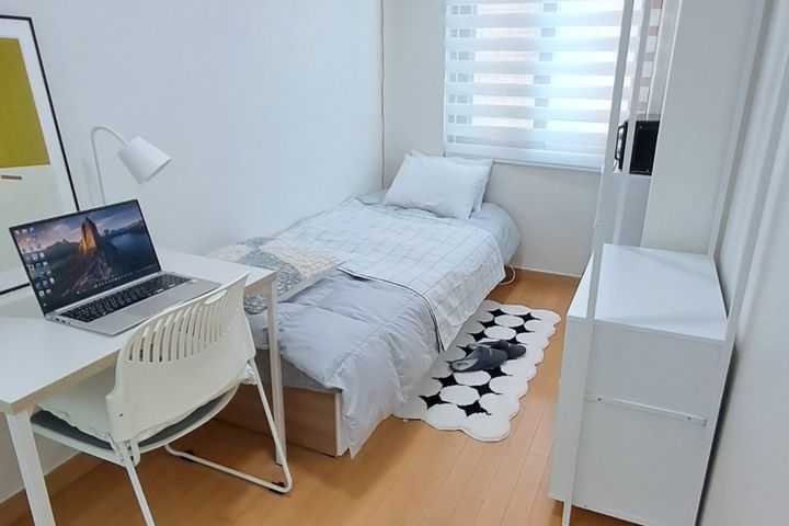 7-minute walk from Gangnam Station and Yeoksa 0th image