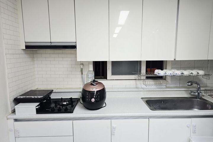 6-room house in Hongdae Yeontral Park area 5th image