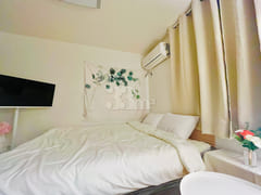 2-minute walk from DDP Station, parking avail 0th image