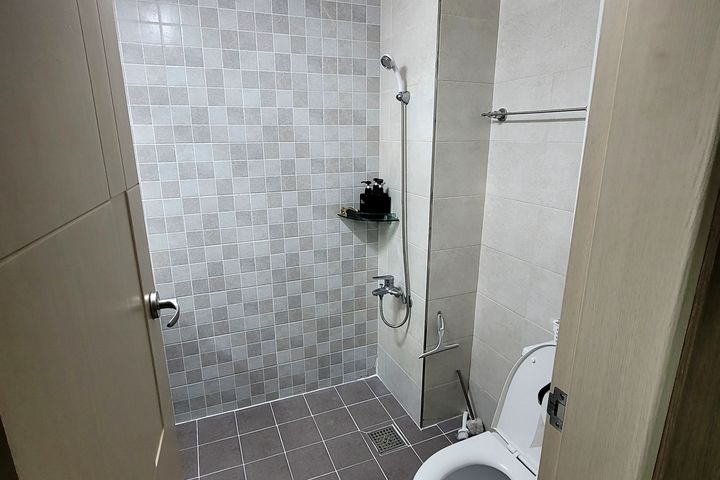 Seohyeon Hostel, Room 701 8th image