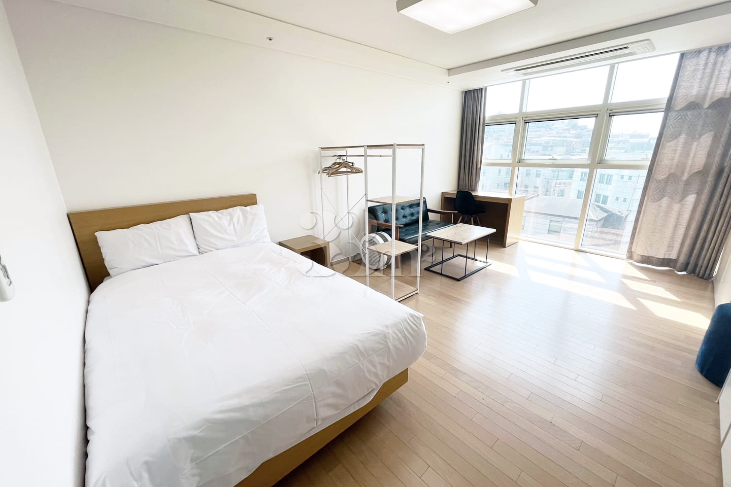 Neat and spacious room in Yongsan-gu 0th image