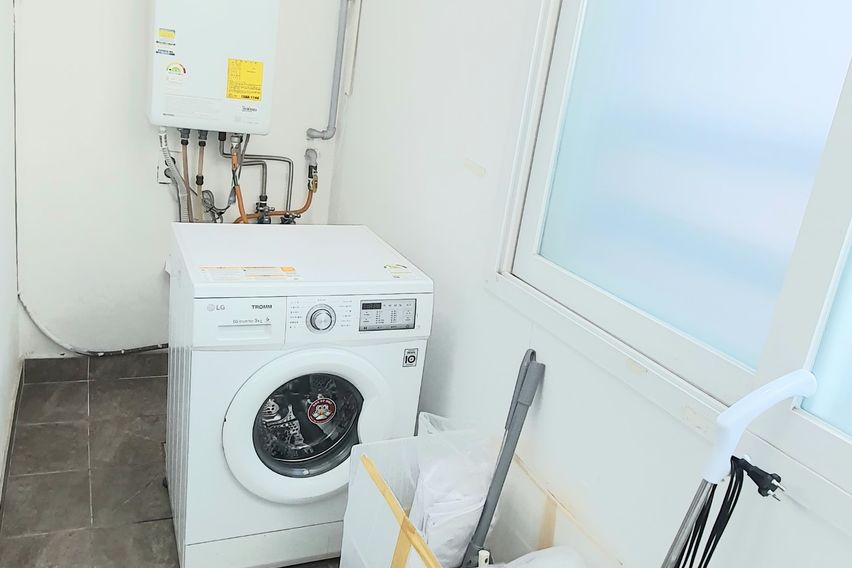 C House in front of Myongji University 15th image