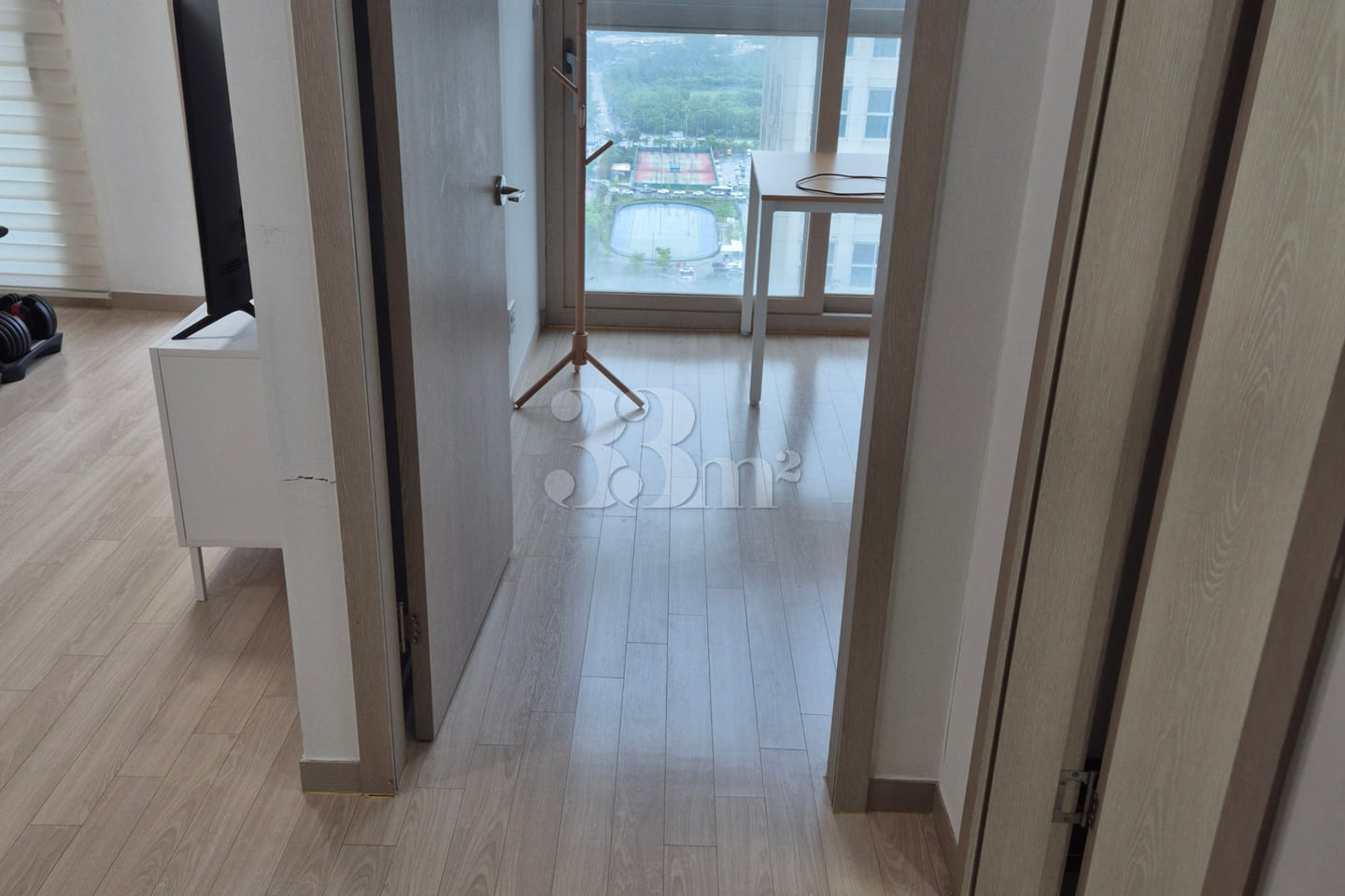 1.5-room unit with a spacious living room and 3th image