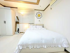 Nampo-dong Queen Bed Full of Happiness 0th image