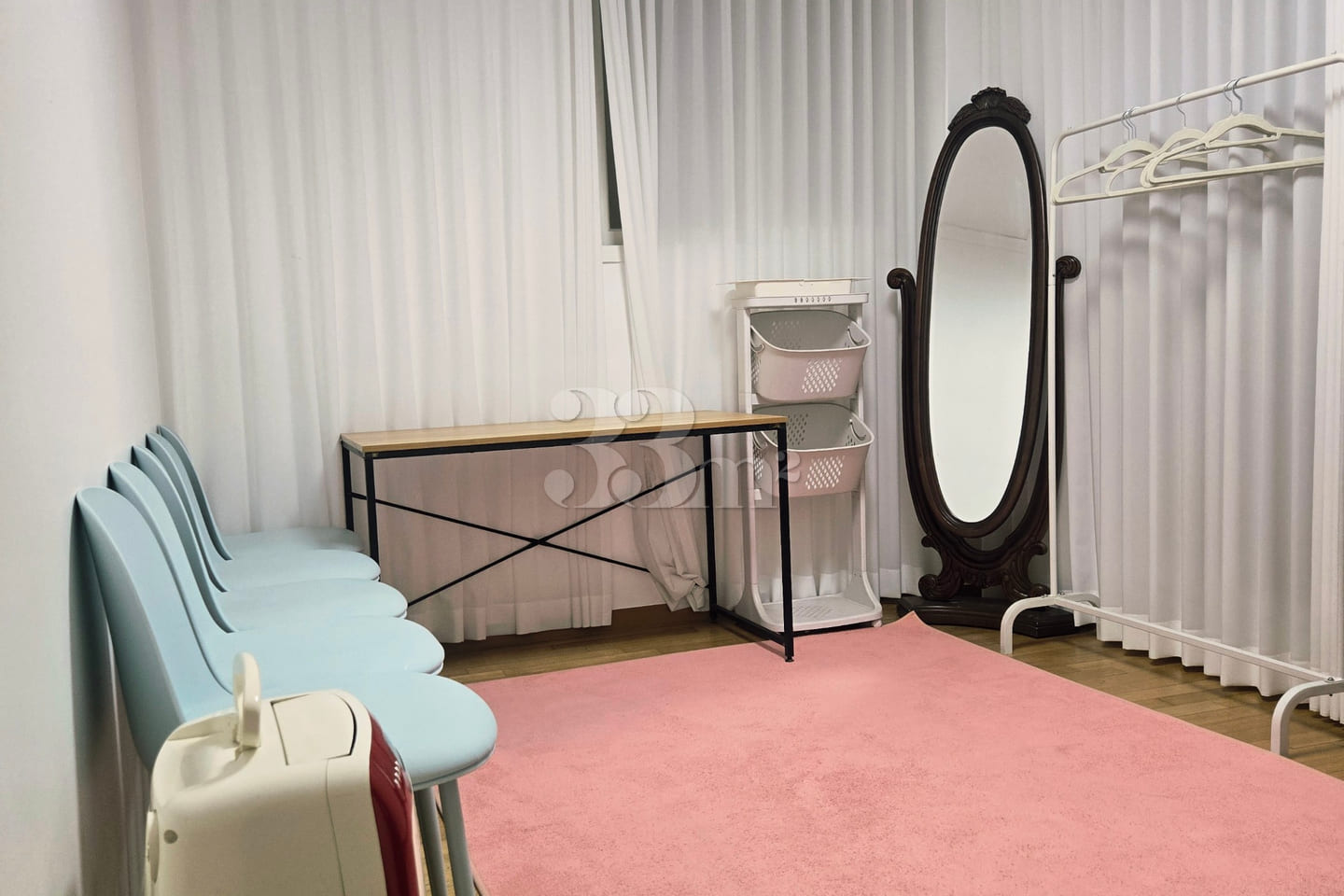 Spacious, pristine room (no noise from floors 8th image